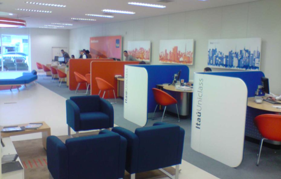 Banco Itaú de Mendes - 04