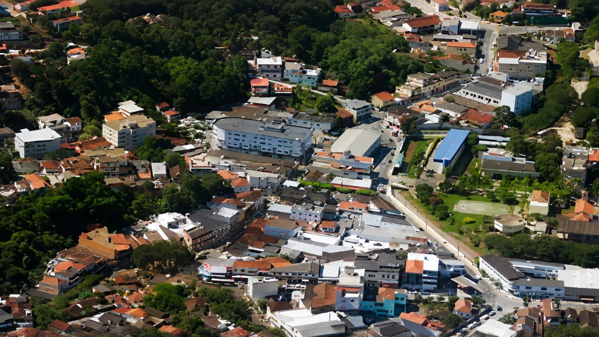 Quantos anos tem a cidade de Mendes RJ?