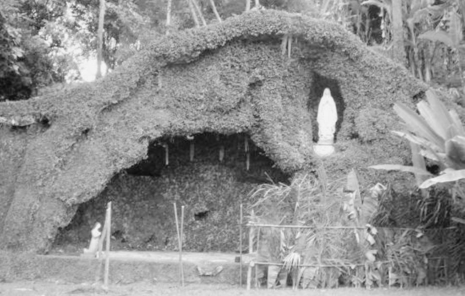 Gruta dedicada a Nossa Senhora - Mendes RJ