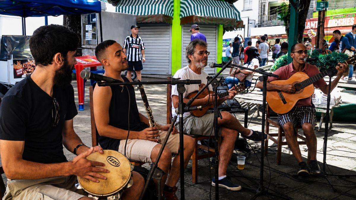 Samba e choro na praça: o evento que virou parada obrigatória no turismo do interior do RJ